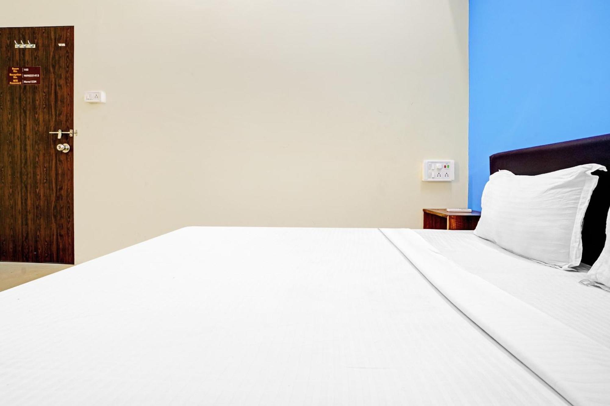 Hotel O Nova Rooms Surate Exterior foto